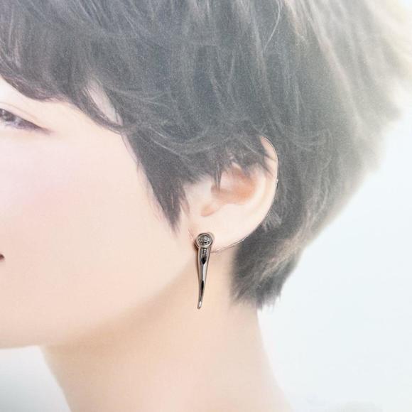 BALENCIAGA Force Double Horn Earrings in Silver 925 - Picture 9 of 9